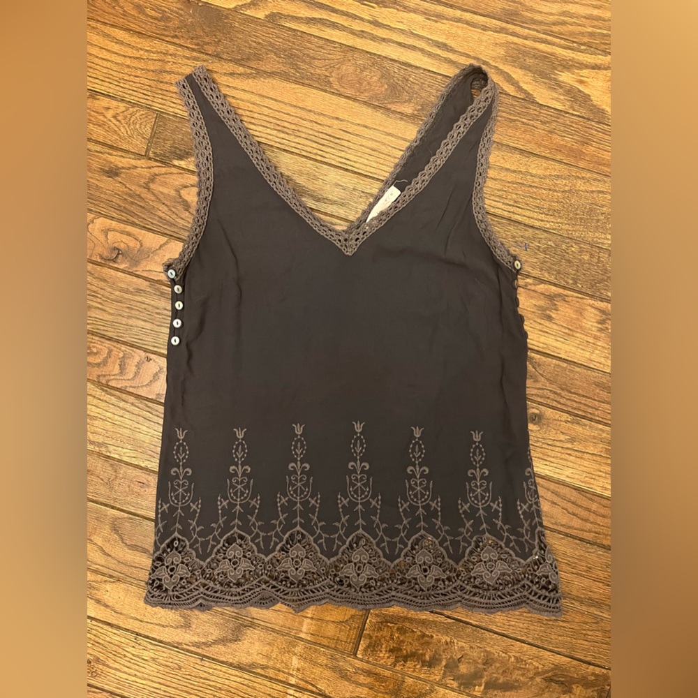 Love Stitch crochet embroidered gray tank top with buttons on sides